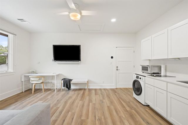 3413 Bunny RUN, Austin, TX 78746