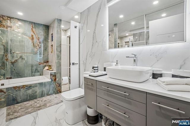 1055 River Road 408, Edgewater, NJ 07020