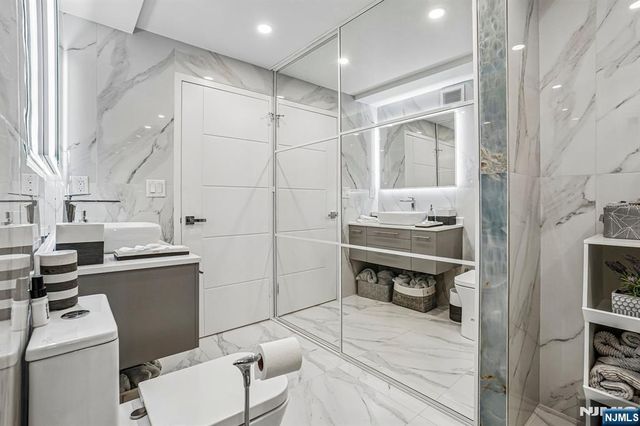 1055 River Road 408, Edgewater, NJ 07020