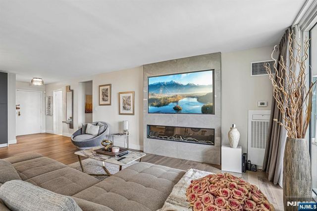 1055 River Road 408, Edgewater, NJ 07020