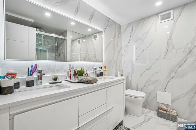 1055 River Road 408, Edgewater, NJ 07020