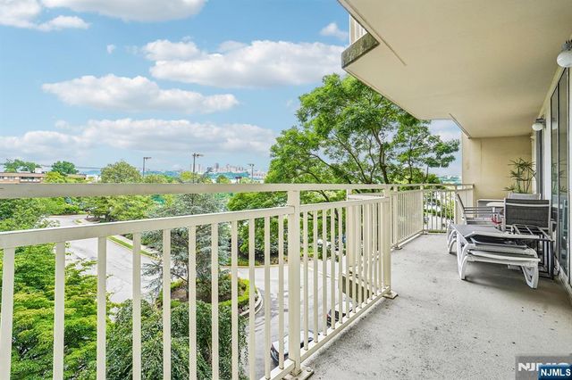 1055 River Road 408, Edgewater, NJ 07020