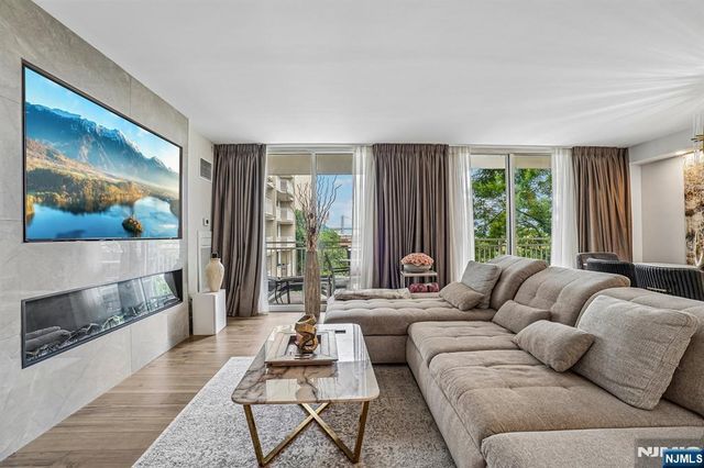 1055 River Road 408, Edgewater, NJ 07020