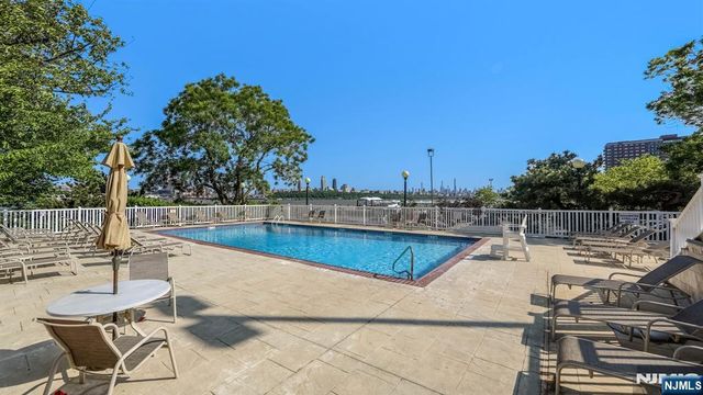 1055 River Road 408, Edgewater, NJ 07020