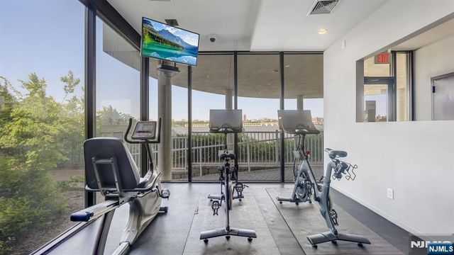 1055 River Road 408, Edgewater, NJ 07020