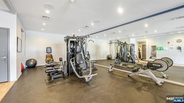 1055 River Road 408, Edgewater, NJ 07020