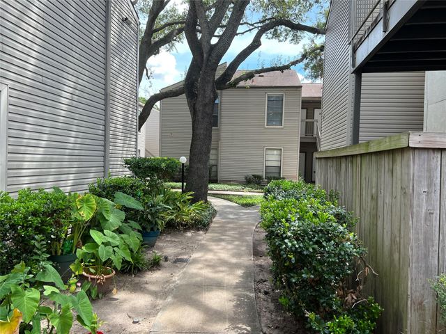 9707 Richmond Avenue 63, Houston, TX 77042