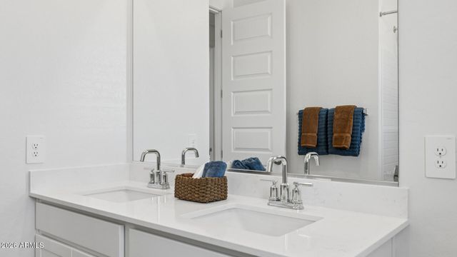 17524 W ILLINI Street, Goodyear, AZ 85338