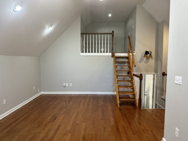 2547 Edinburgh St, Old Hickory, TN 37138