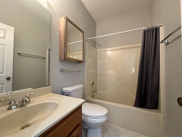 2547 Edinburgh St, Old Hickory, TN 37138