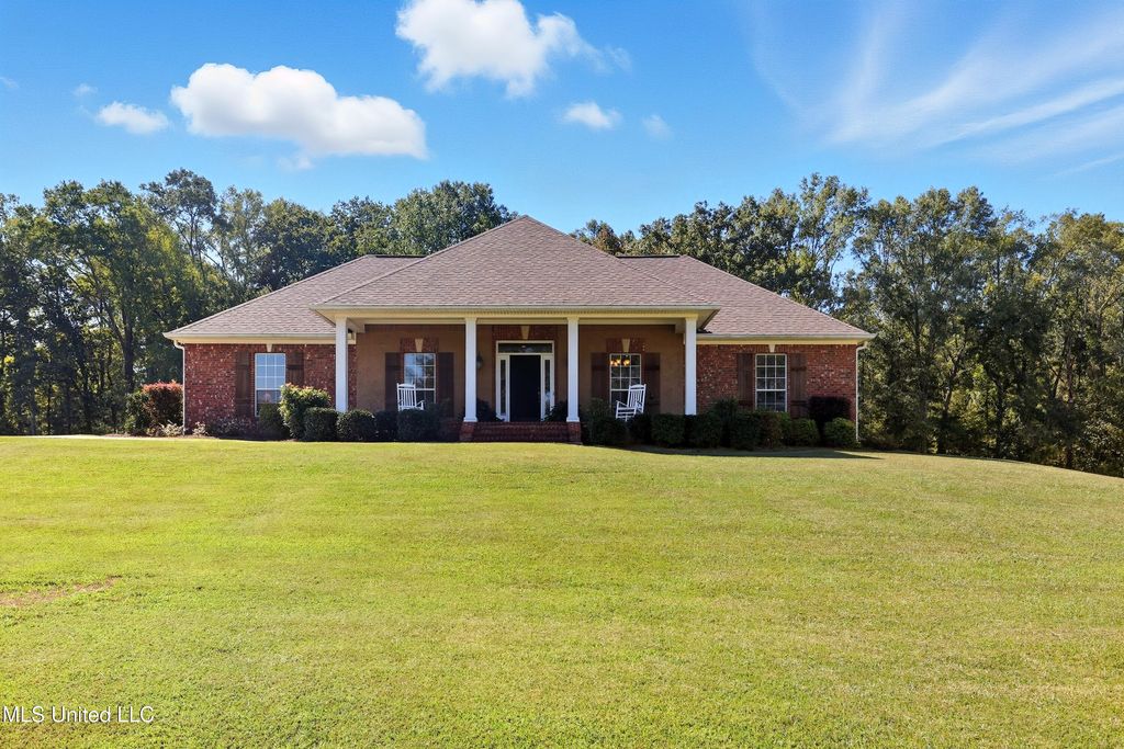 130 Deer Ridge Road, Brandon, MS 39042