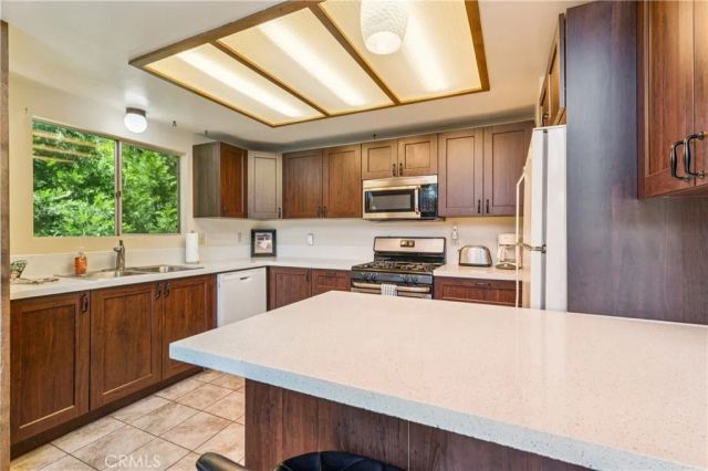 27495 Cedarwood Drive, Lake Arrowhead, CA 92352