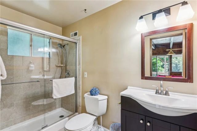 27495 Cedarwood Drive, Lake Arrowhead, CA 92352