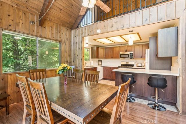 27495 Cedarwood Drive, Lake Arrowhead, CA 92352