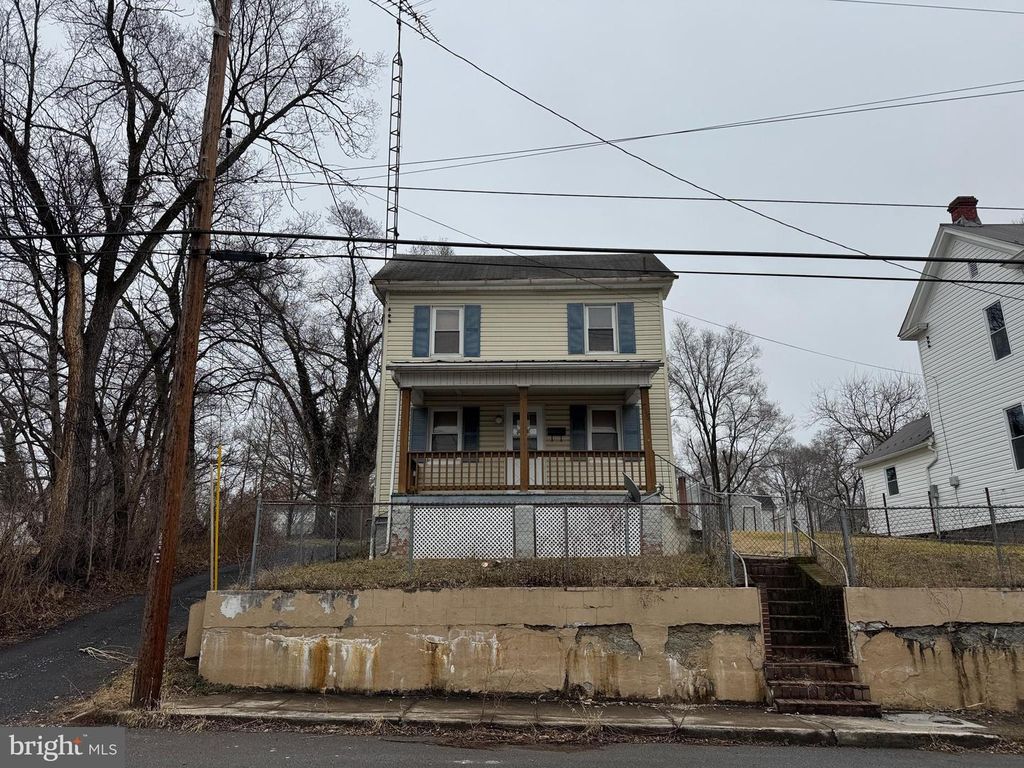 719 3RD ST, Martinsburg, WV 25404