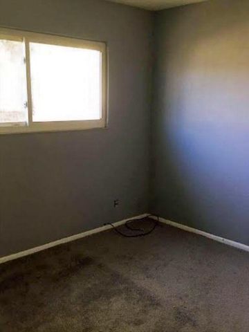 24741 Calaroga Ave, Hayward, CA 94545