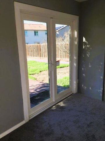 24741 Calaroga Ave, Hayward, CA 94545