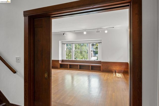 2714 Woolsey St, Berkeley, CA 94705