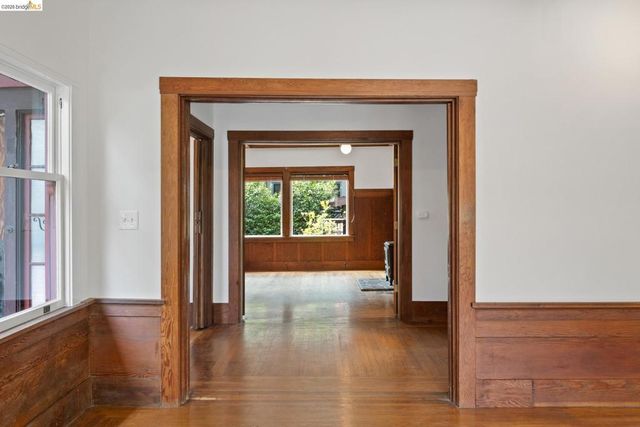 2714 Woolsey St, Berkeley, CA 94705