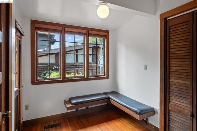 2714 Woolsey St, Berkeley, CA 94705