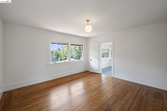 2714 Woolsey St, Berkeley, CA 94705
