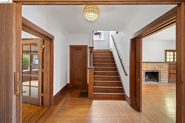 2714 Woolsey St, Berkeley, CA 94705