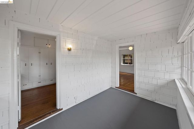 2714 Woolsey St, Berkeley, CA 94705