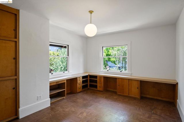 2714 Woolsey St, Berkeley, CA 94705