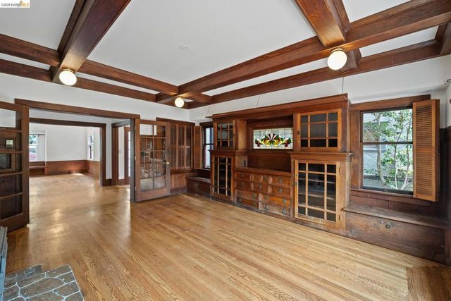 2714 Woolsey St, Berkeley, CA 94705