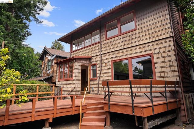 2714 Woolsey St, Berkeley, CA 94705