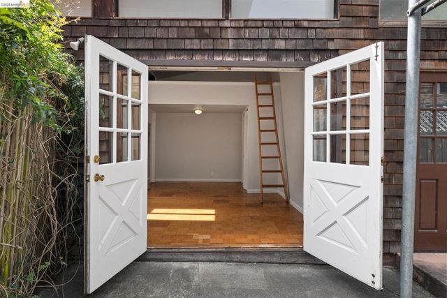 2714 Woolsey St, Berkeley, CA 94705