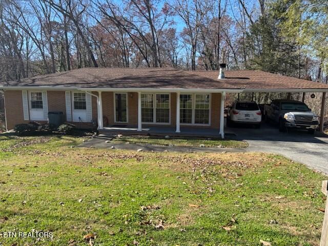 109 Wedgewood Rd, Oak Ridge, TN 37830