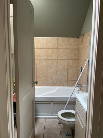 7811 S Wabash Avenue, Chicago, IL 60619