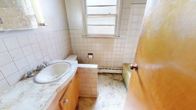 1040 NE Lake St., Pullman, WA 99163