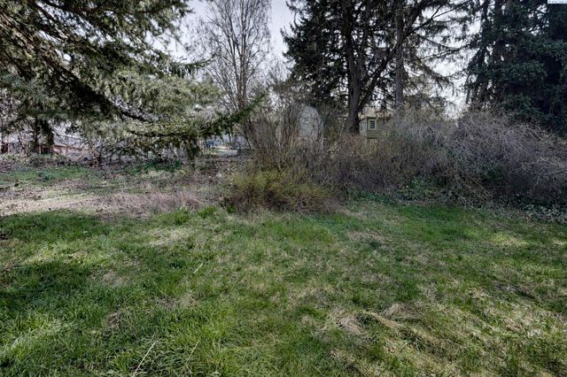 1040 NE Lake St., Pullman, WA 99163