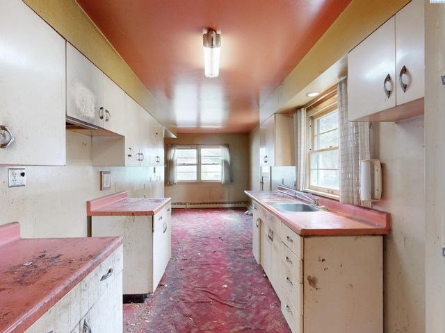 1040 NE Lake St., Pullman, WA 99163