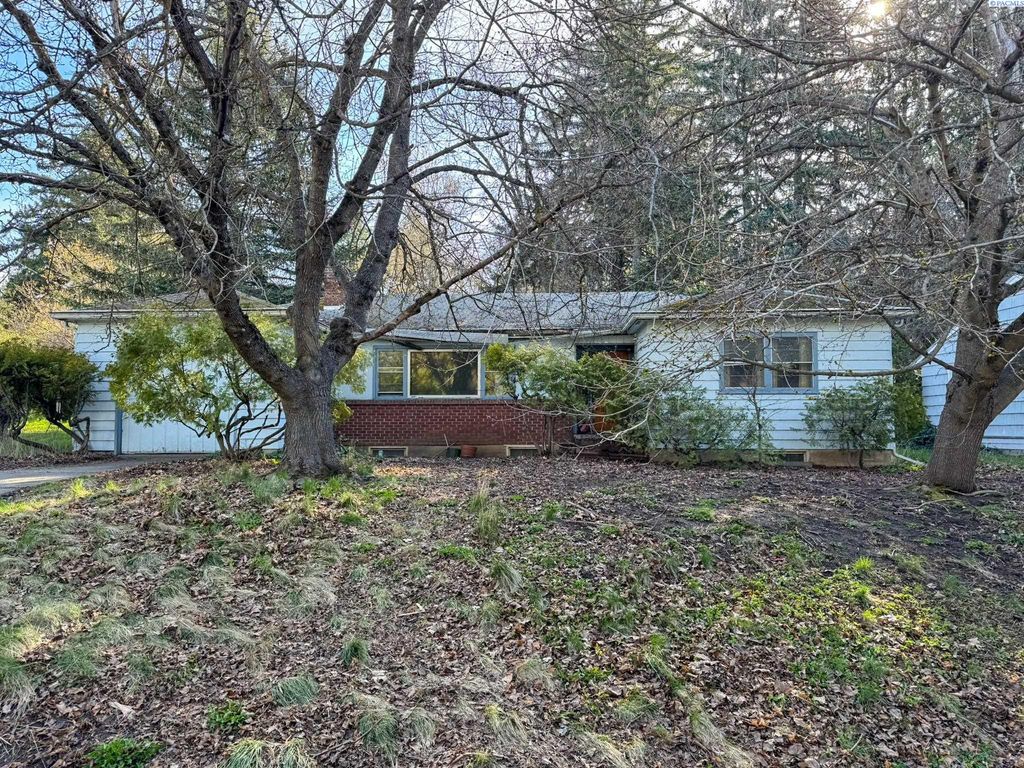 1040 NE Lake St., Pullman, WA 99163