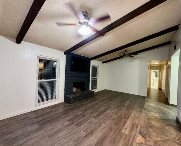 2312 S Divisadero Street, Visalia, CA 93277