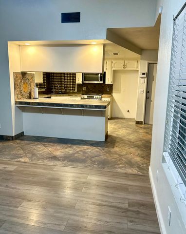 2312 S Divisadero Street, Visalia, CA 93277