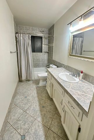 2312 S Divisadero Street, Visalia, CA 93277