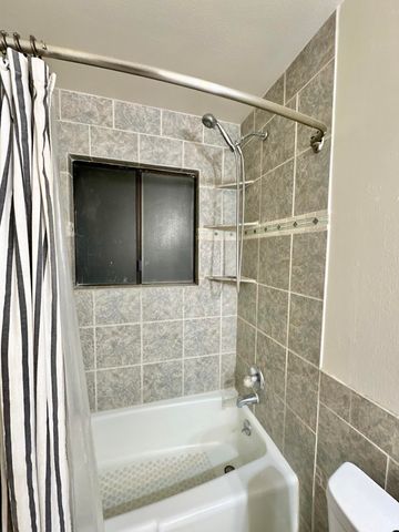 2312 S Divisadero Street, Visalia, CA 93277