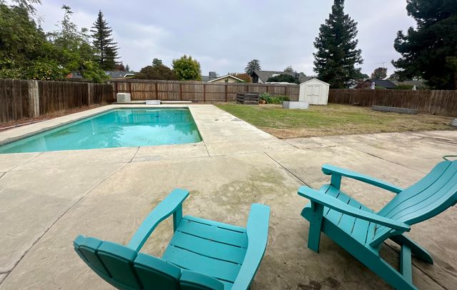 2312 S Divisadero Street, Visalia, CA 93277