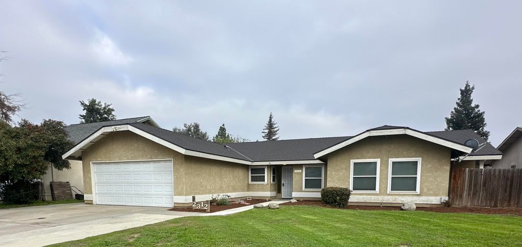 2312 S Divisadero Street, Visalia, CA 93277