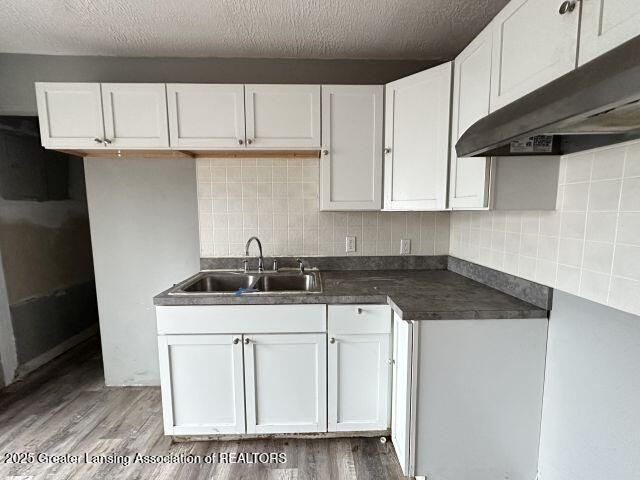 135 W Howe Avenue, Lansing, MI 48906