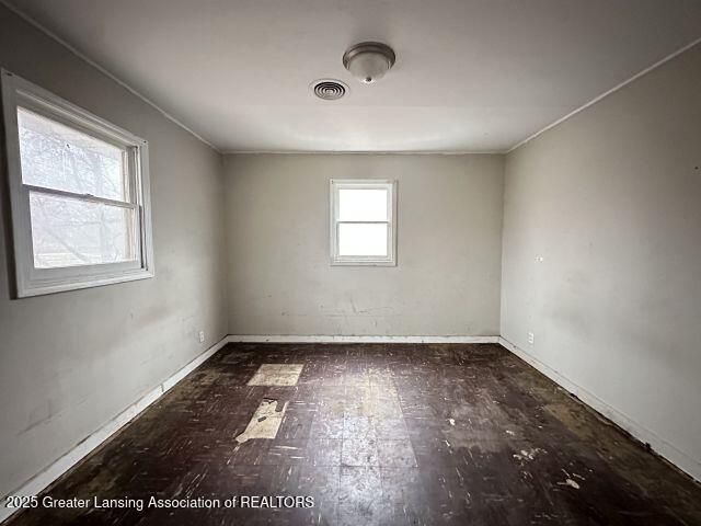 135 W Howe Avenue, Lansing, MI 48906