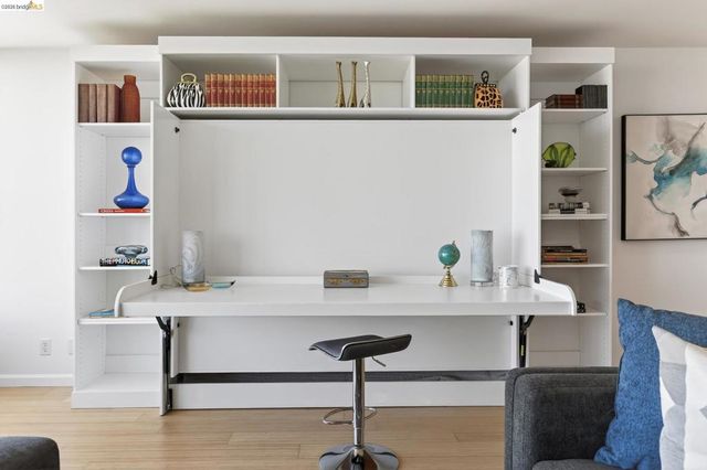 565 Bellevue Ave 2205, Oakland, CA 94610