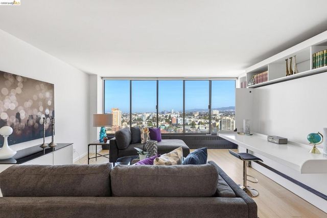 565 Bellevue Ave 2205, Oakland, CA 94610