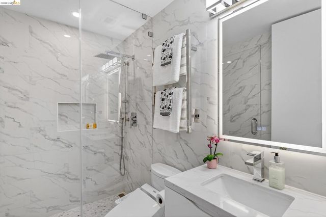 565 Bellevue Ave 2205, Oakland, CA 94610