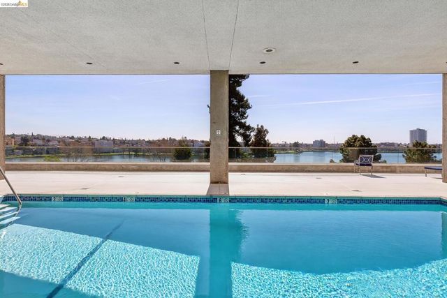 565 Bellevue Ave 2205, Oakland, CA 94610