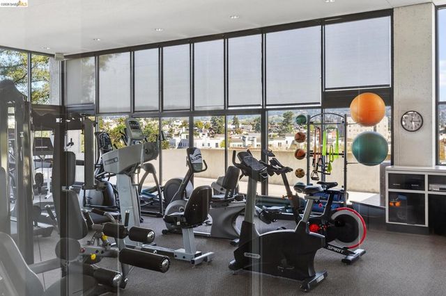 565 Bellevue Ave 2205, Oakland, CA 94610